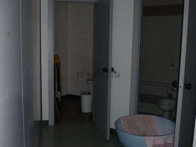 Locale in affitto di 120 m² in Viale II Giugno