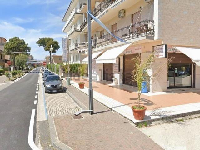 Locale in affitto di 120 m² in Viale John Fitzgerald Kennedy