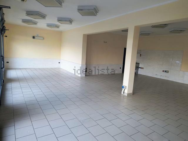 Locale in affitto di 120 m² in Fondo Val Tiepido