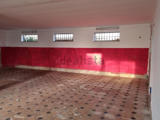 Locale in affitto di 120 m² in Lungomare degli Ardeatini