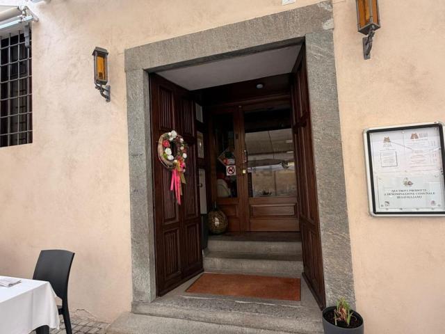 Locale in affitto di 120 m² in Piazza Cesare Battisti, 5