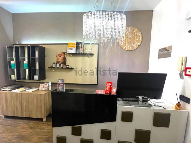 Locale in affitto di 120 m² in Piazzale Giulio Cesare
