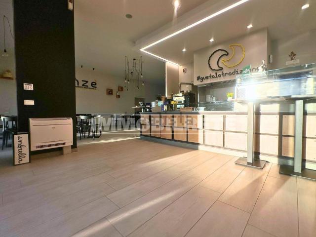 Locale in affitto di 121 m² in Via Bari