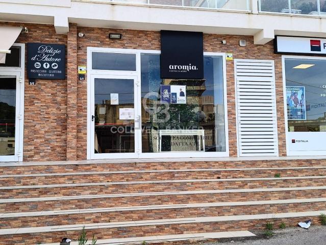 Locale in affitto di 121 m² in Via Resistenza Partigiana