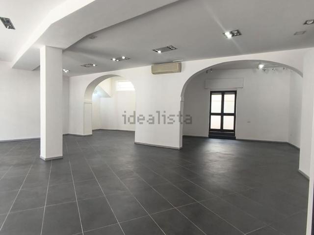 Locale in affitto di 121 m² in Via Vittorio Emanuele, 123