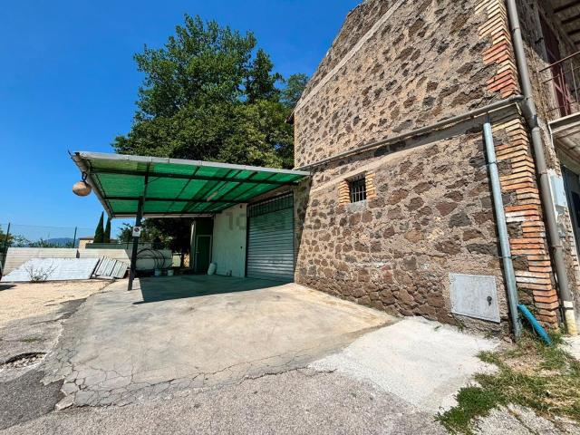 Locale in affitto di 122 m² in Via Madonna delle Grazie