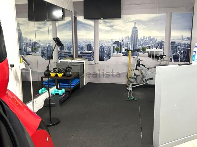 Locale in affitto di 122 m² in Via Tripoli