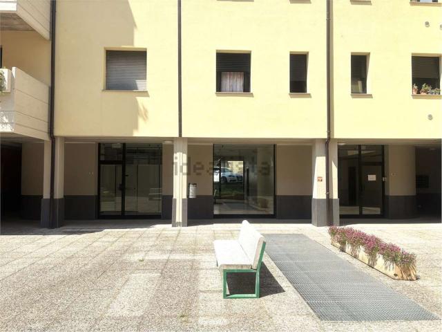 Locale in affitto di 123 m²