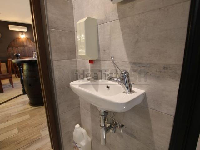 Locale in affitto di 123 m² in Piazza Villaganzerla