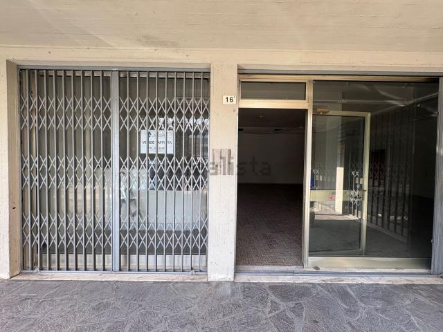 Locale in affitto di 125 m²