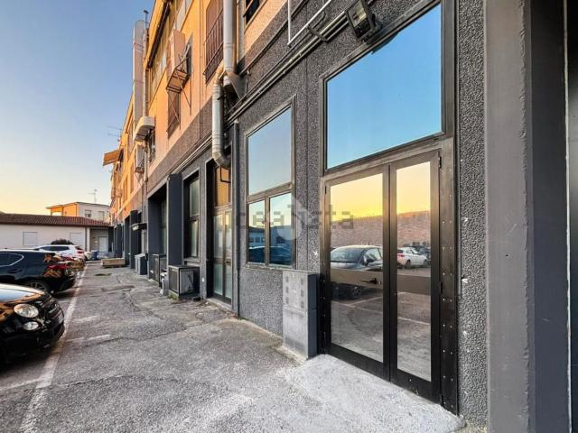Locale in affitto di 125 m² in Via San Martino del Carso, 6