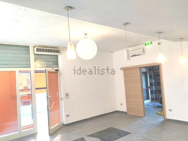 Locale in affitto di 125 m² in Via Quadroni, 131