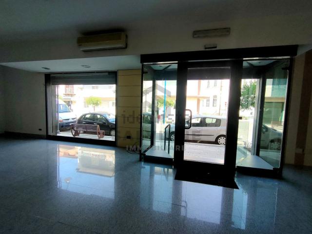 Locale in affitto di 125 m² in Via Roma