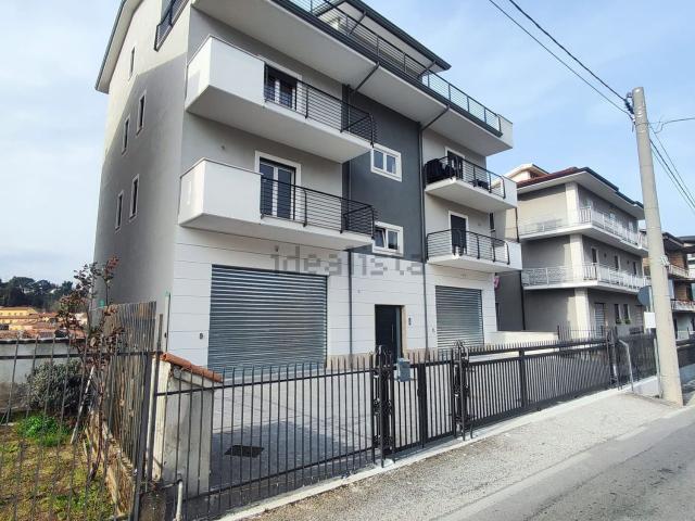 Locale in affitto di 125 m² in Contrada Tufarole, 36