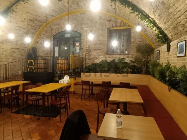 Locale in affitto di 126 m² in Via delle Caserme