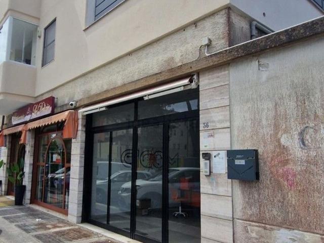 Locale in affitto di 1270 m² in Via Legnago, 36