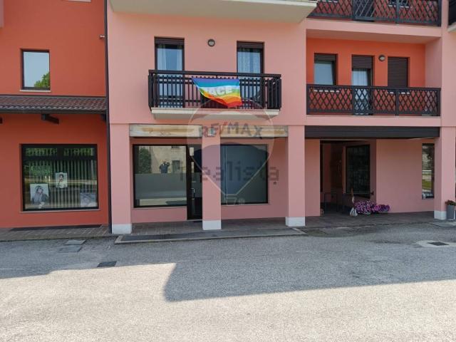 Locale in affitto di 128 m² in Via dei Martiri, 48
