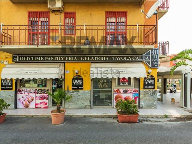 Locale in affitto di 129 m² in Viale della Regione, 53