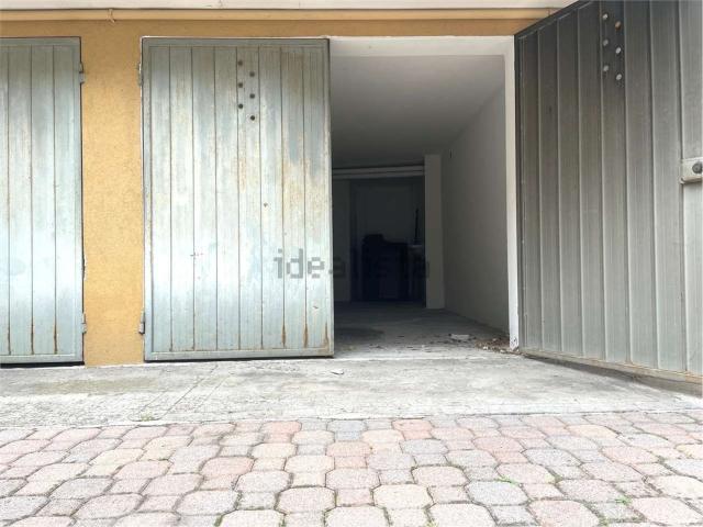 Locale in affitto di 12 m² in Via Giuseppe Tassini