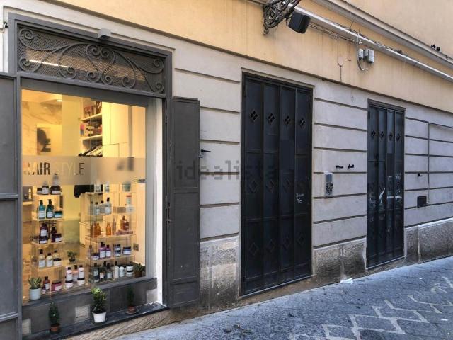 Locale in affitto di 12 m² in Via Porta di Mare