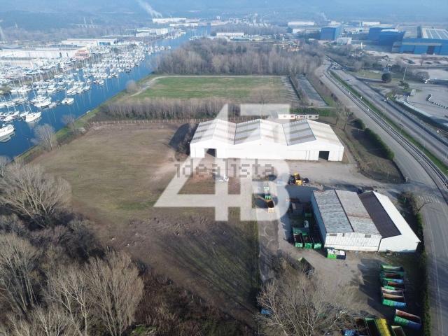 Locale in affitto di 13000 m² in Via Consiglio D&apos europa, 10