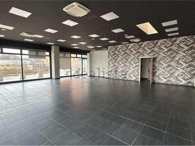 Locale in affitto di 130 m²