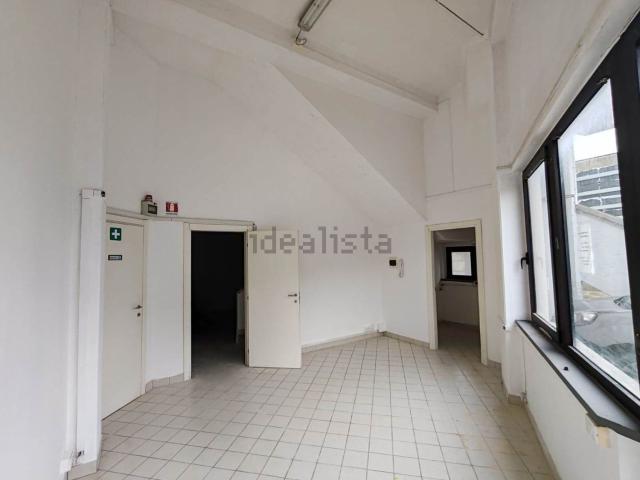 Locale in affitto di 130 m²