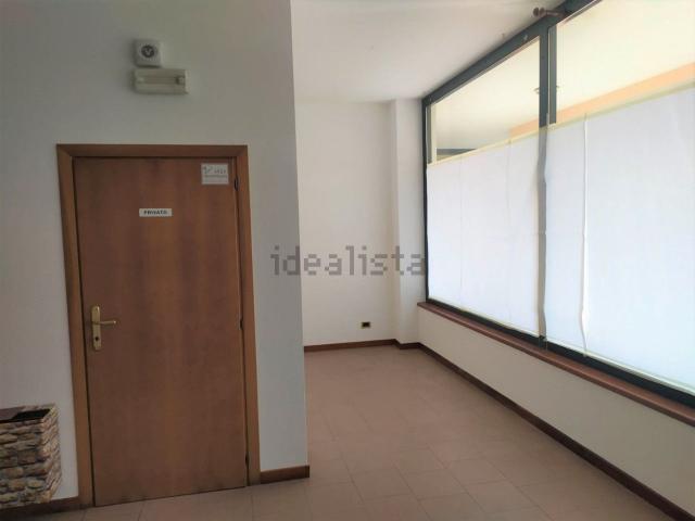 Locale in affitto di 130 m²