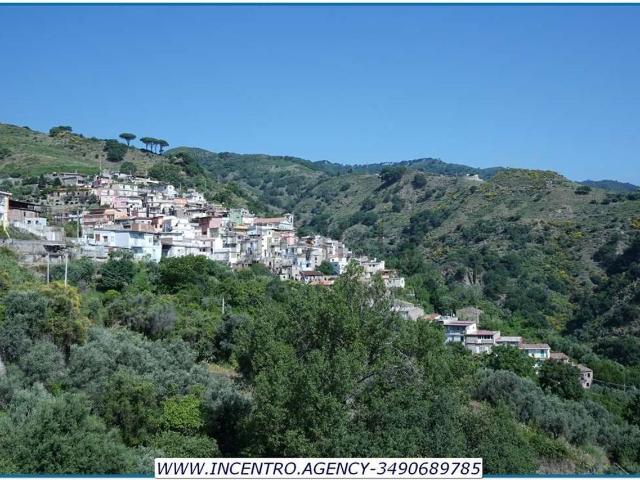 Locale in affitto di 130 m² in Via Cumia, 1
