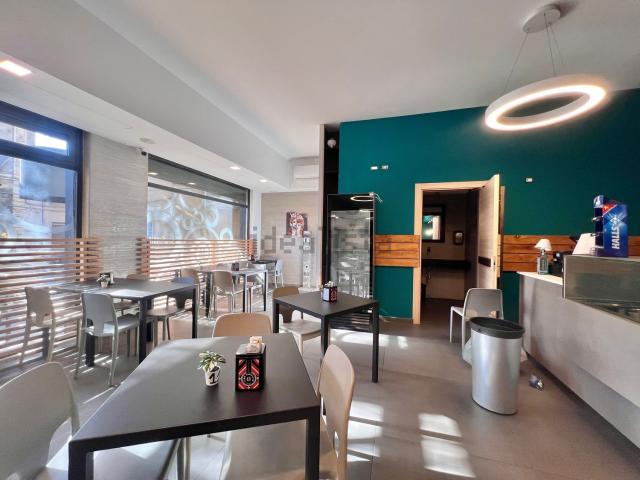 Locale in affitto di 130 m² in Via Aprile Finocchiaro, 74