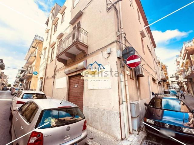 Locale in affitto di 130 m² in Via G. Scordato