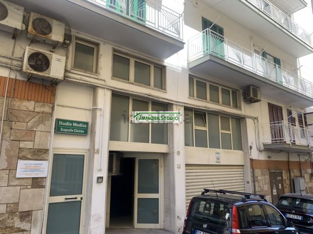 Locale in affitto di 130 m² in Via Giuseppe Giusti, 7