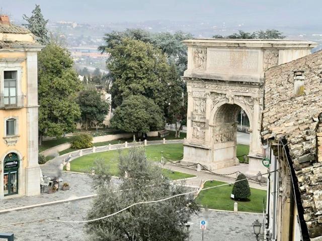 Locale in affitto di 130 m² in Via Giuseppe Manciotti