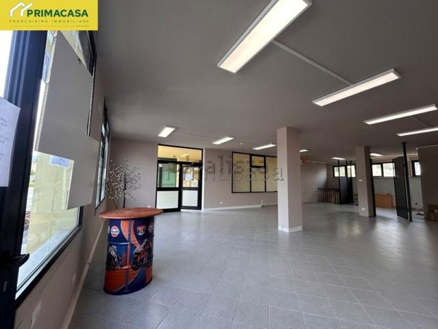 Locale in affitto di 130 m² in Via Giannantonio Campostrini