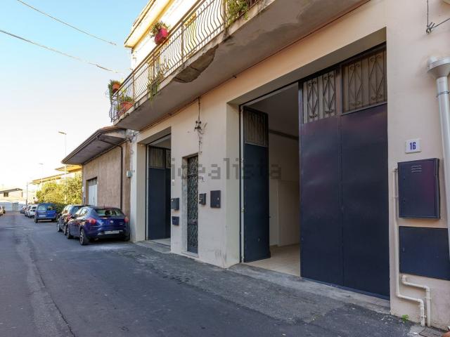 Locale in affitto di 130 m² in Via Guglielmo Marconi, 16