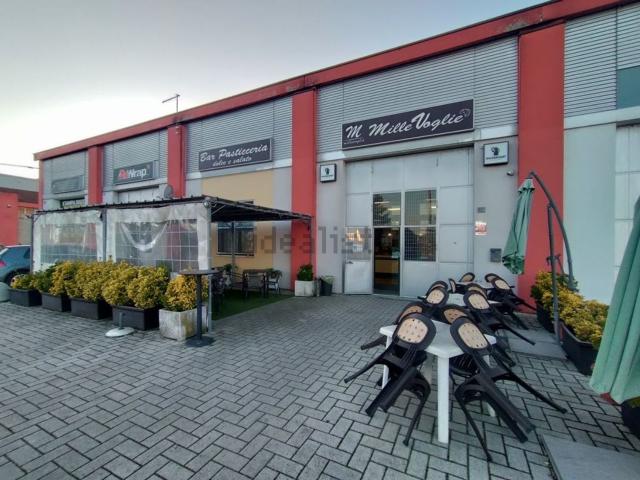 Locale in affitto di 130 m² in Via Don Pellegrino d&apos Oglio, 82
