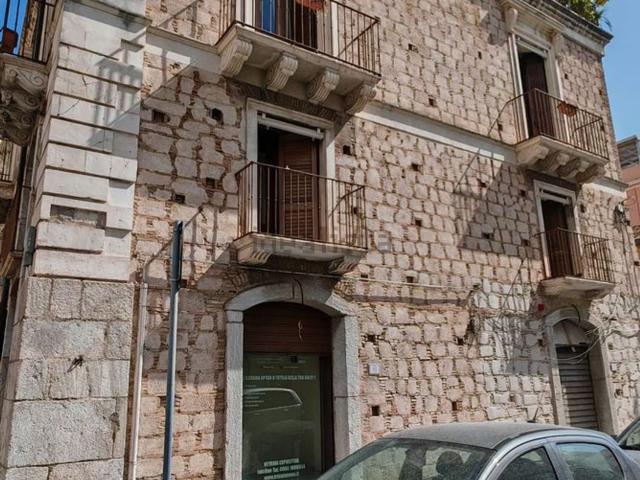 Locale in affitto di 130 m² in Via dei Filippini