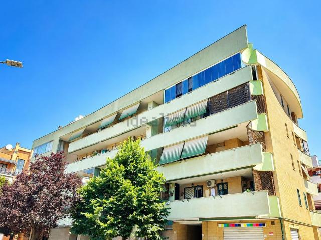 Locale in affitto di 130 m² in Via Enzo Benedetto