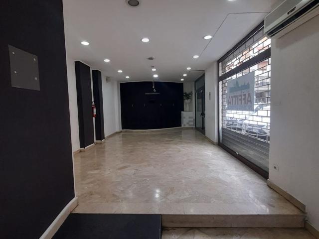 Locale in affitto di 130 m² in Via Florestano Pepe