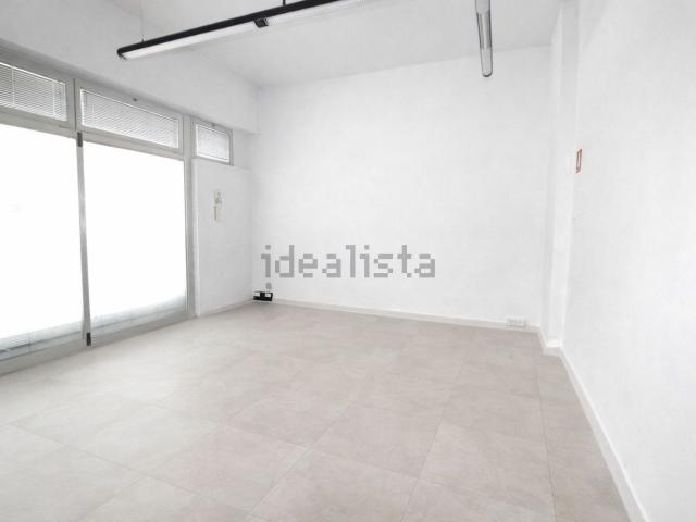 Locale in affitto di 130 m² in Via Fratelli Cervi