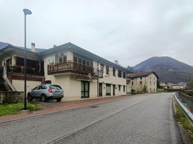 Locale in affitto di 130 m² in Via Kennedy
