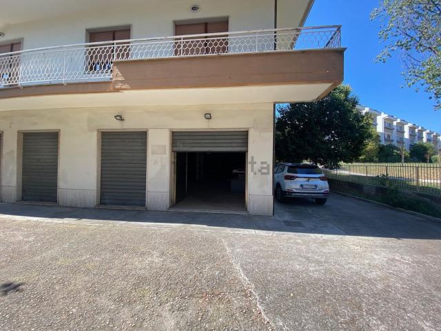 Locale in affitto di 130 m² in Via Monte Faito, 21