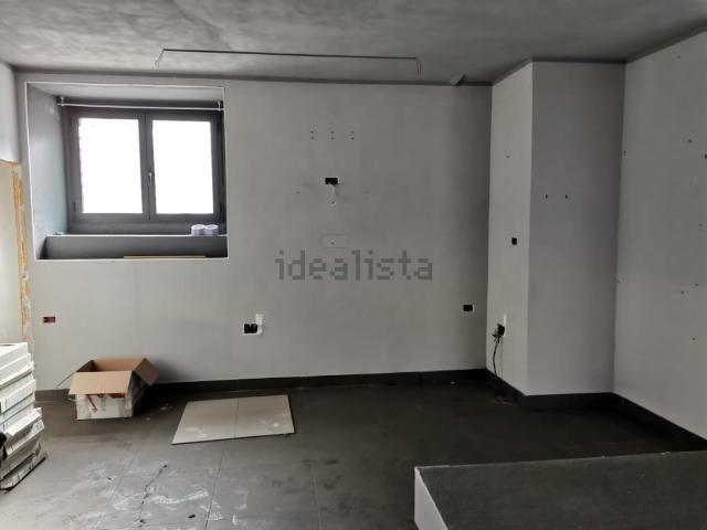 Locale in affitto di 130 m² in Via Michele Foschini