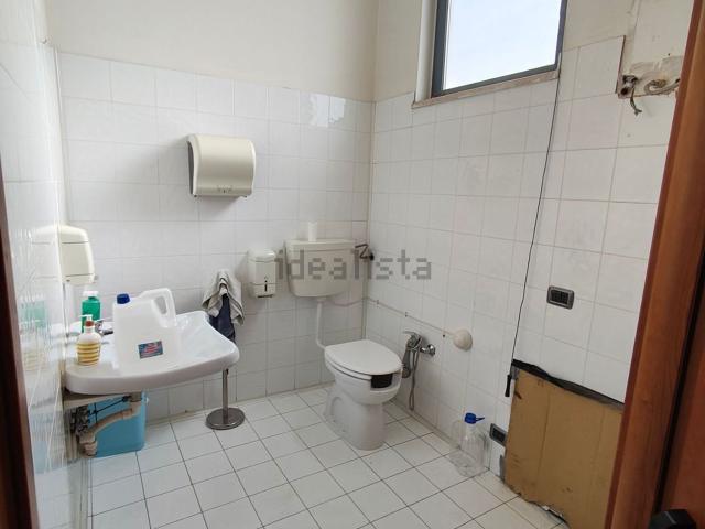 Locale in affitto di 130 m² in Via Napoli, 127