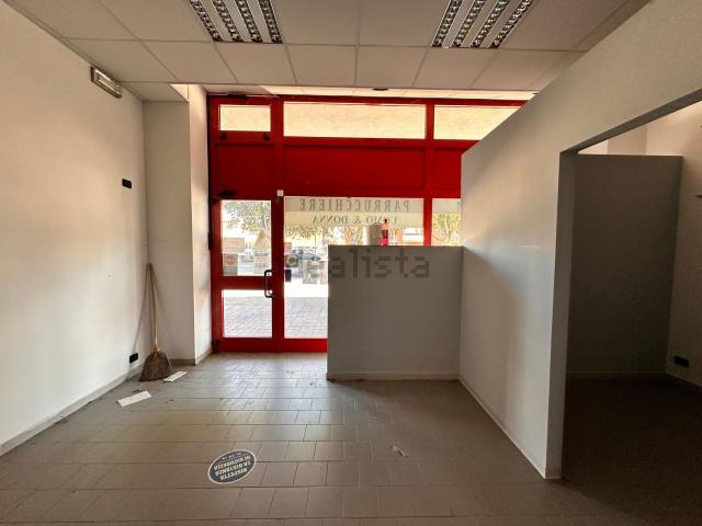 Locale in affitto di 130 m² in Via Pietro Nenni