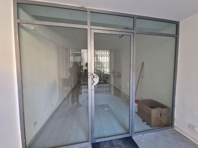 Locale in affitto di 130 m² in Via Roma