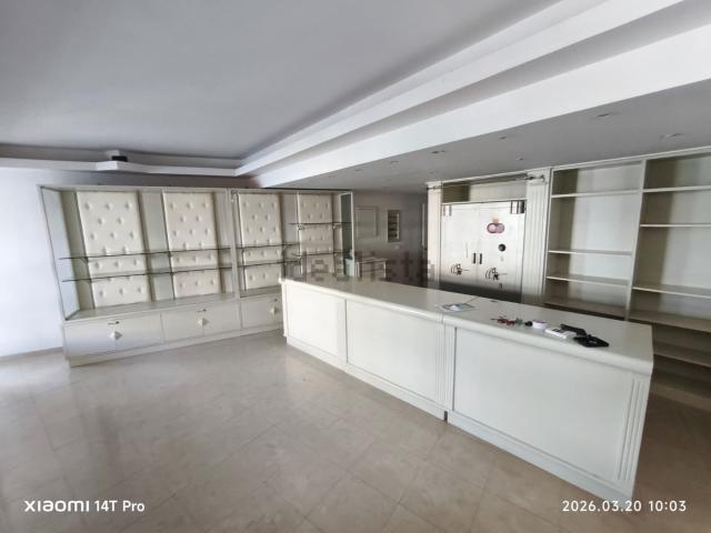 Locale in affitto di 130 m² in Via Roma, 36