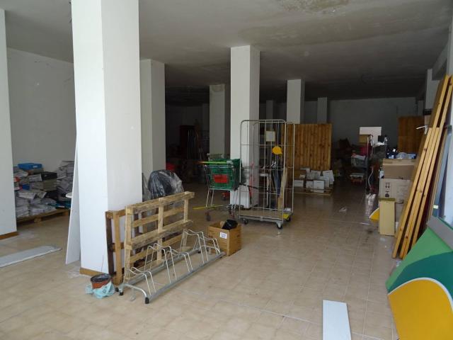 Locale in affitto di 130 m² in Viale XIII Luglio
