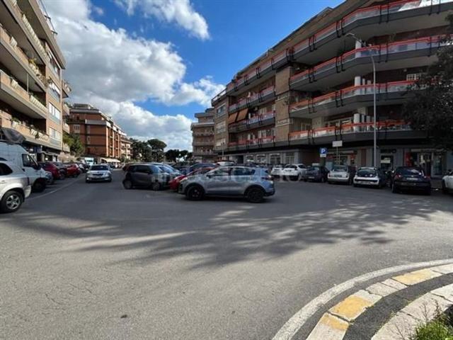 Locale in affitto di 130 m² in Viale Giuseppe Sirtori