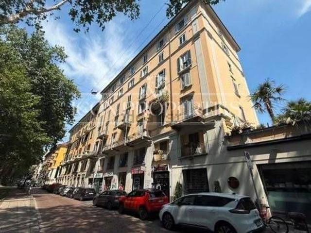 Locale in affitto di 130 m² in Viale Monte Nero, 43